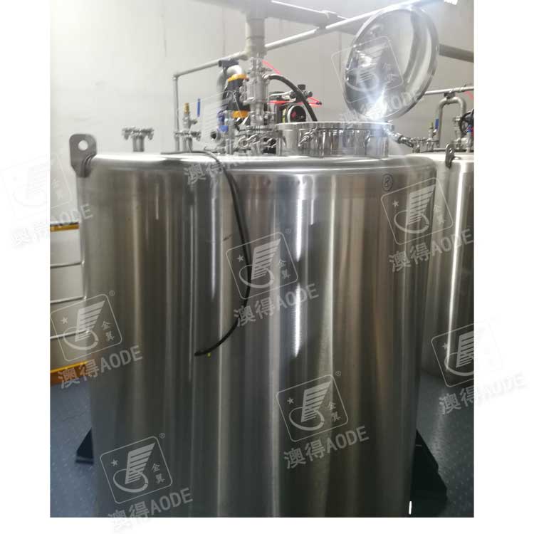 不鏽(xiù)鋼儲罐(guan)